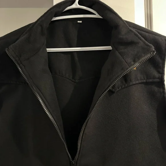 Yellowstone: Dutton Ranch black vest - Picture 2 of 3